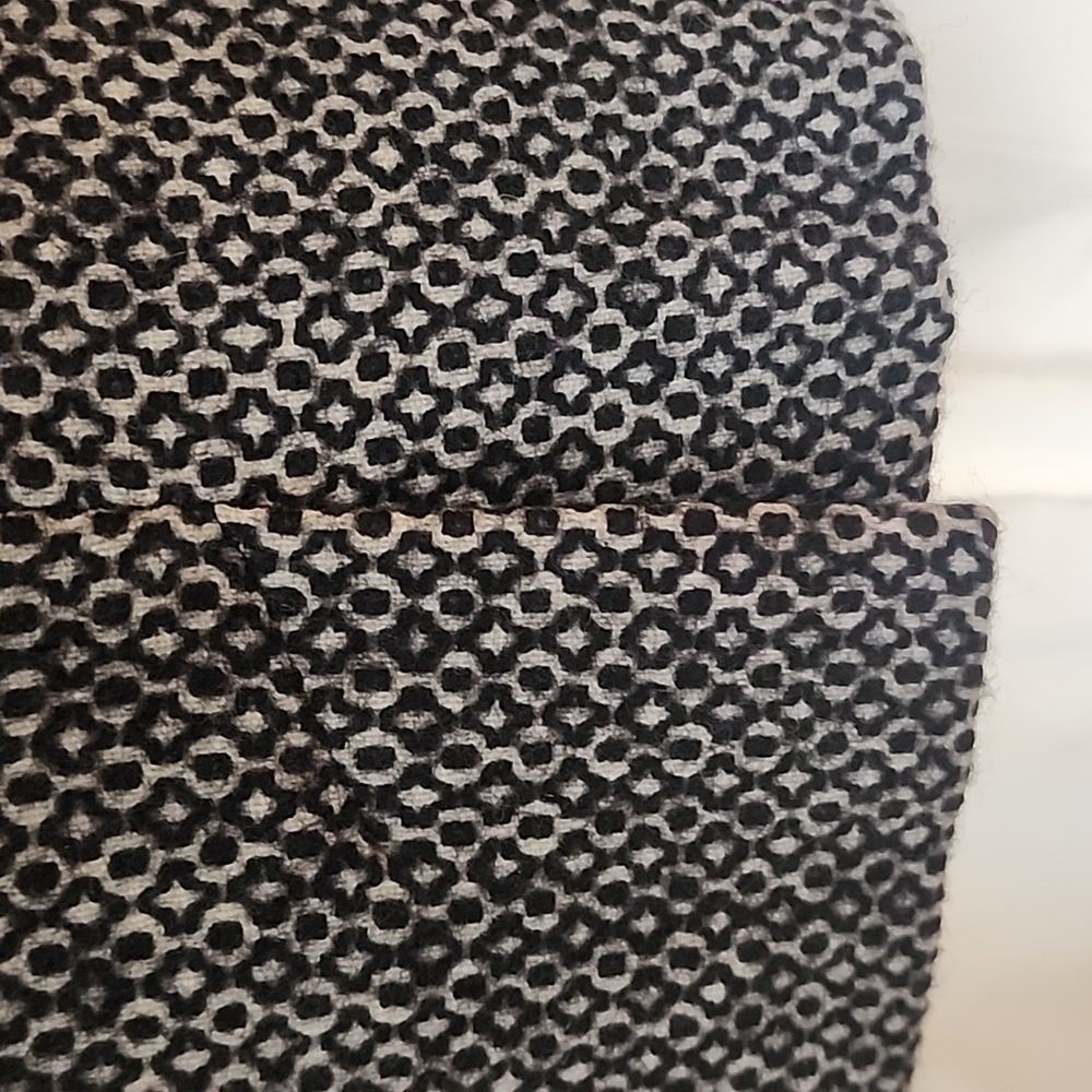Yves St. Laurent Black and White Patterned Wool Pencil Skirt - Picture 7 of 15